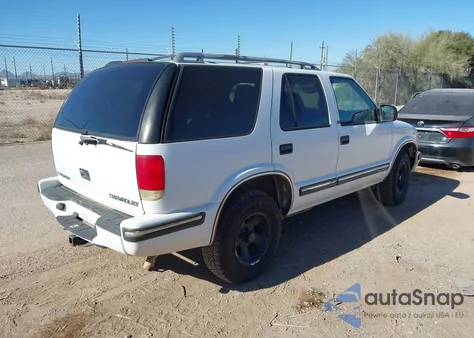 1998 Chevrolet Blazer Ls from USA, damaged, VIN 1GNCS13W9W2225633